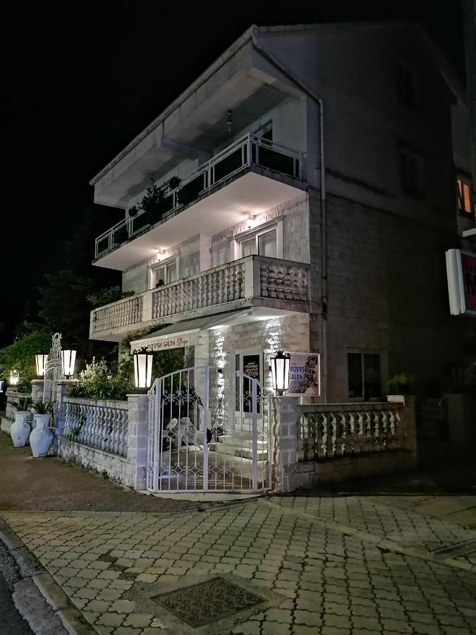 Romana 1 Tivat Ngoại thất bức ảnh