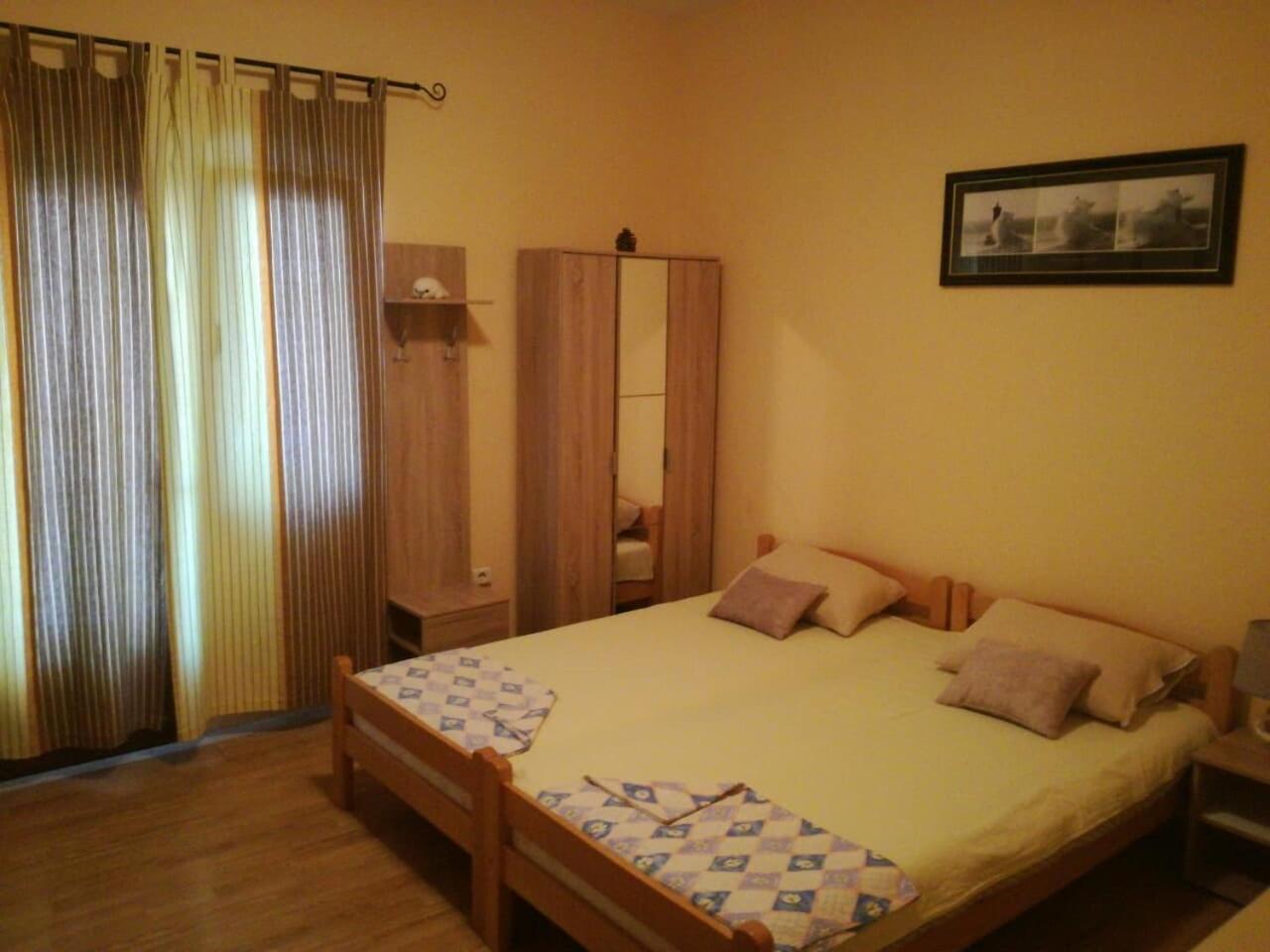 Romana 1 Tivat Ngoại thất bức ảnh